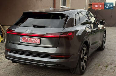 Внедорожник / Кроссовер Audi e-tron 2022 в 