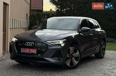 Внедорожник / Кроссовер Audi e-tron 2022 в 