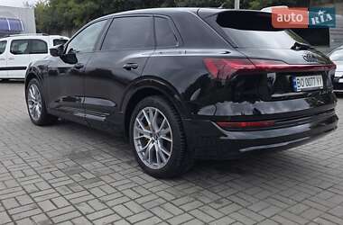 Внедорожник / Кроссовер Audi e-tron 2020 в 