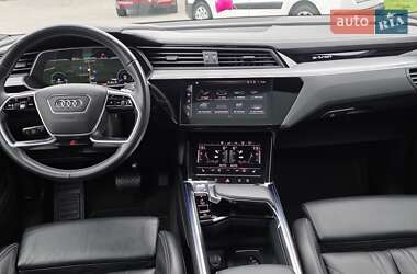 Внедорожник / Кроссовер Audi e-tron 2020 в 