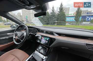 Позашляховик / Кросовер Audi e-tron 2020 в 