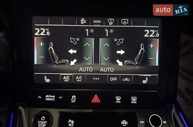 Позашляховик / Кросовер Audi e-tron 2021 в 