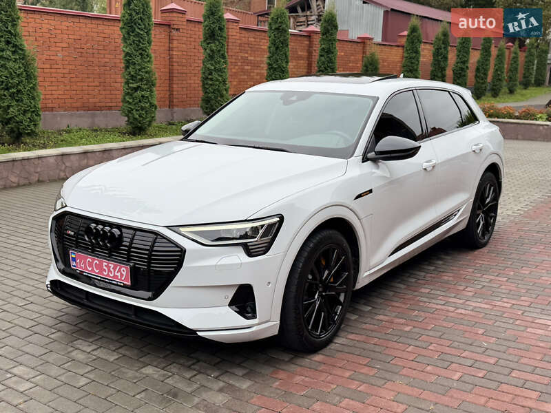 Позашляховик / Кросовер Audi e-tron 2023 в 