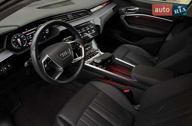 Внедорожник / Кроссовер Audi e-tron 2020 в 
