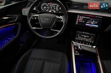 Внедорожник / Кроссовер Audi e-tron 2020 в 