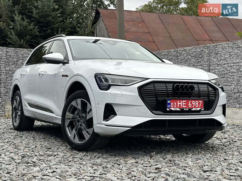 Внедорожник / Кроссовер Audi e-tron 2020 в 