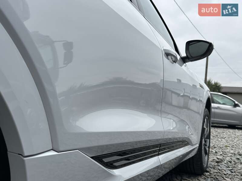 Позашляховик / Кросовер Audi e-tron 2020 в Рівному