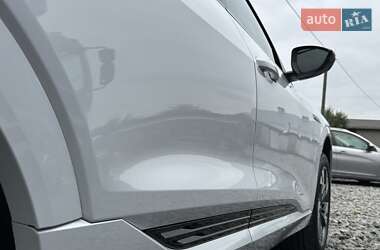 Внедорожник / Кроссовер Audi e-tron 2020 в 