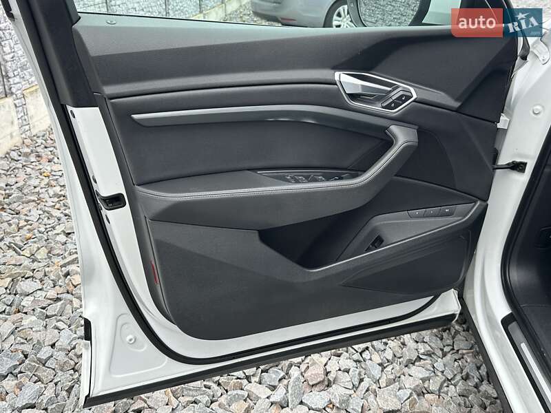 Позашляховик / Кросовер Audi e-tron 2020 в Рівному