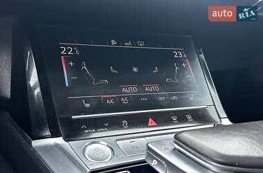 Внедорожник / Кроссовер Audi e-tron 2020 в 