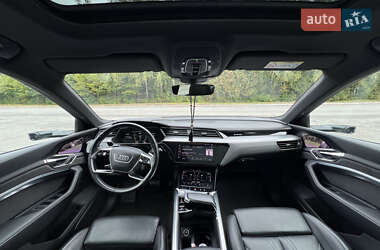 Внедорожник / Кроссовер Audi e-tron 2019 в 