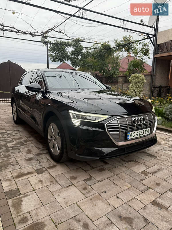 Внедорожник / Кроссовер Audi e-tron 2021 в Иршаве