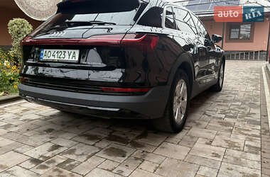 Внедорожник / Кроссовер Audi e-tron 2021 в 