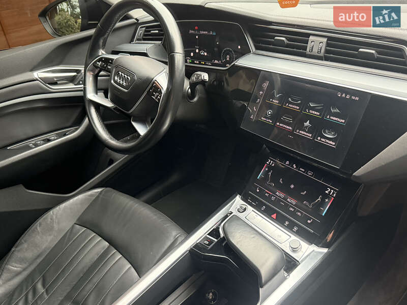 Внедорожник / Кроссовер Audi e-tron 2021 в Иршаве