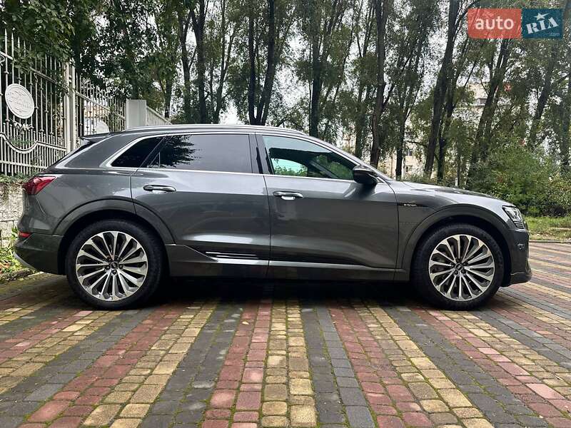 Внедорожник / Кроссовер Audi e-tron 2021 в Черновцах