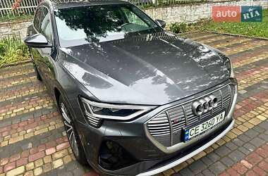 Позашляховик / Кросовер Audi e-tron 2021 в 