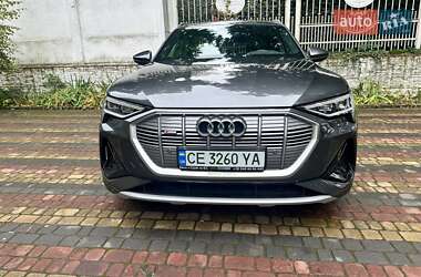 Позашляховик / Кросовер Audi e-tron 2021 в 