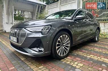 Позашляховик / Кросовер Audi e-tron 2021 в 