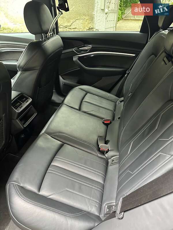 Внедорожник / Кроссовер Audi e-tron 2021 в Черновцах