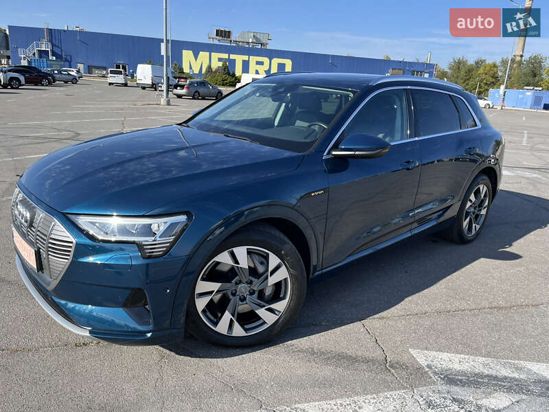 Позашляховик / Кросовер Audi e-tron 2020 в Дніпрі