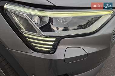 Внедорожник / Кроссовер Audi e-tron 2021 в 