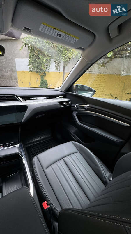 Позашляховик / Кросовер Audi e-tron 2022 в Львові фото 11 Позашляховик / Кросовер Audi e-tron 2022 в Львові
