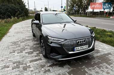 Внедорожник / Кроссовер Audi e-tron 2021 в 