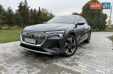 Внедорожник / Кроссовер Audi e-tron 2021 в 