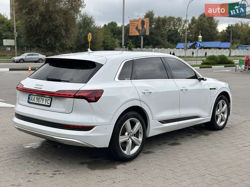 Внедорожник / Кроссовер Audi e-tron 2019 в Киеве