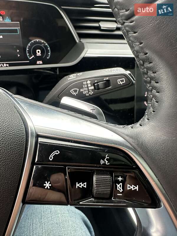 Внедорожник / Кроссовер Audi e-tron 2019 в Киеве