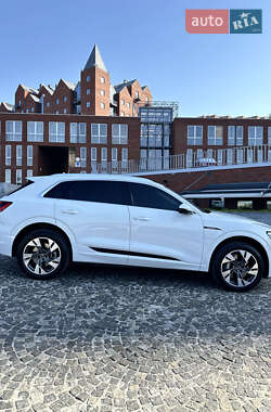 Позашляховик / Кросовер Audi e-tron 2021 в Дніпрі