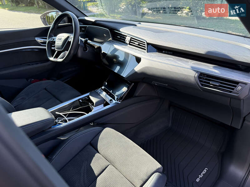 Внедорожник / Кроссовер Audi e-tron 2020 в Киеве