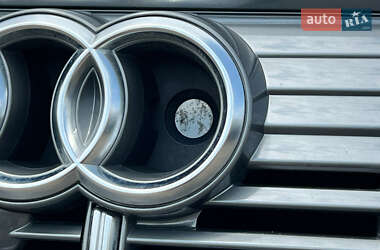 Позашляховик / Кросовер Audi e-tron 2020 в 