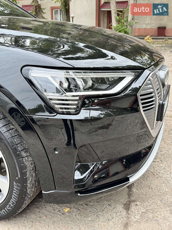 Внедорожник / Кроссовер Audi e-tron 2020 в Одессе
