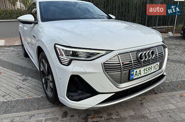 Внедорожник / Кроссовер Audi e-tron 2020 в 
