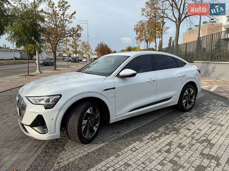 Внедорожник / Кроссовер Audi e-tron 2020 в Киеве фото 7 Внедорожник / Кроссовер Audi e-tron 2020 в Киеве