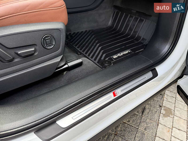 Внедорожник / Кроссовер Audi e-tron 2020 в Киеве фото 12 Внедорожник / Кроссовер Audi e-tron 2020 в Киеве