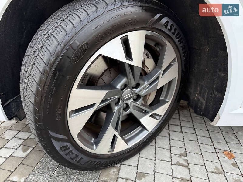 Внедорожник / Кроссовер Audi e-tron 2020 в Киеве фото 39 Внедорожник / Кроссовер Audi e-tron 2020 в Киеве