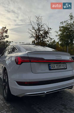 Внедорожник / Кроссовер Audi e-tron 2020 в 