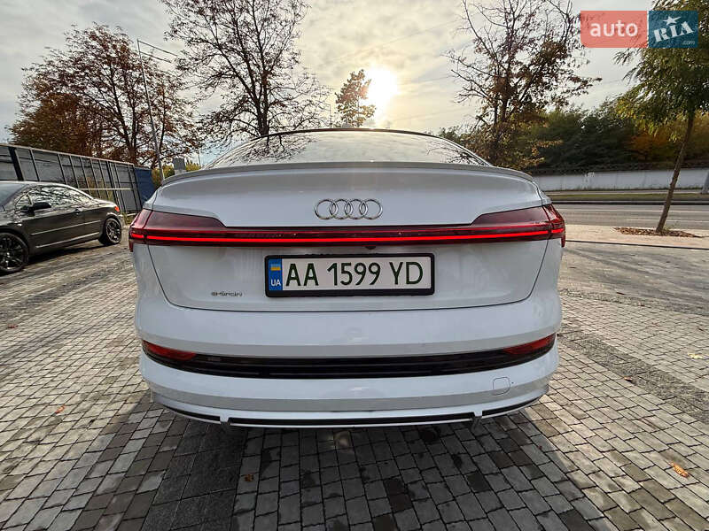 Внедорожник / Кроссовер Audi e-tron 2020 в Киеве фото 47 Внедорожник / Кроссовер Audi e-tron 2020 в Киеве
