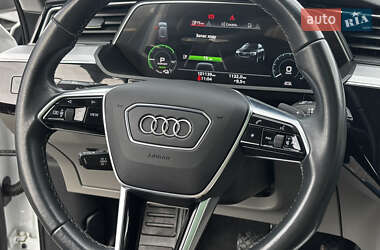Внедорожник / Кроссовер Audi e-tron 2021 в 