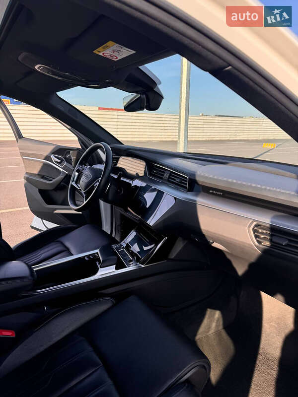 Внедорожник / Кроссовер Audi e-tron 2019 в Львове фото 7 Внедорожник / Кроссовер Audi e-tron 2019 в Львове