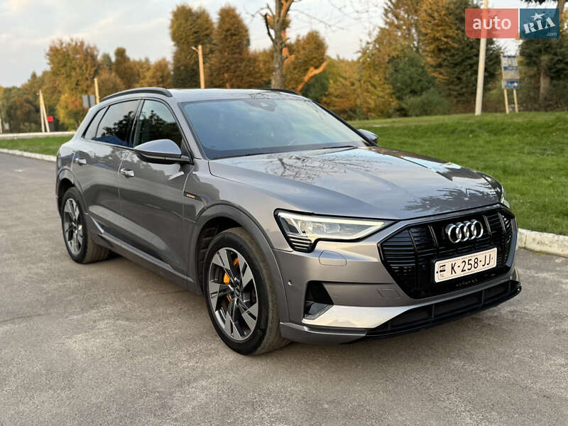 Позашляховик / Кросовер Audi e-tron 2020 в 