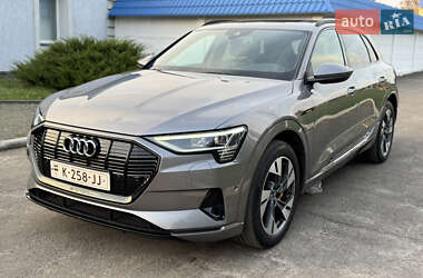 Позашляховик / Кросовер Audi e-tron 2020 в 