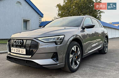 Позашляховик / Кросовер Audi e-tron 2020 в 