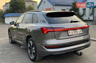 Позашляховик / Кросовер Audi e-tron 2020 в 