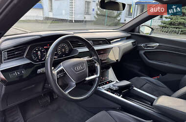 Позашляховик / Кросовер Audi e-tron 2020 в 