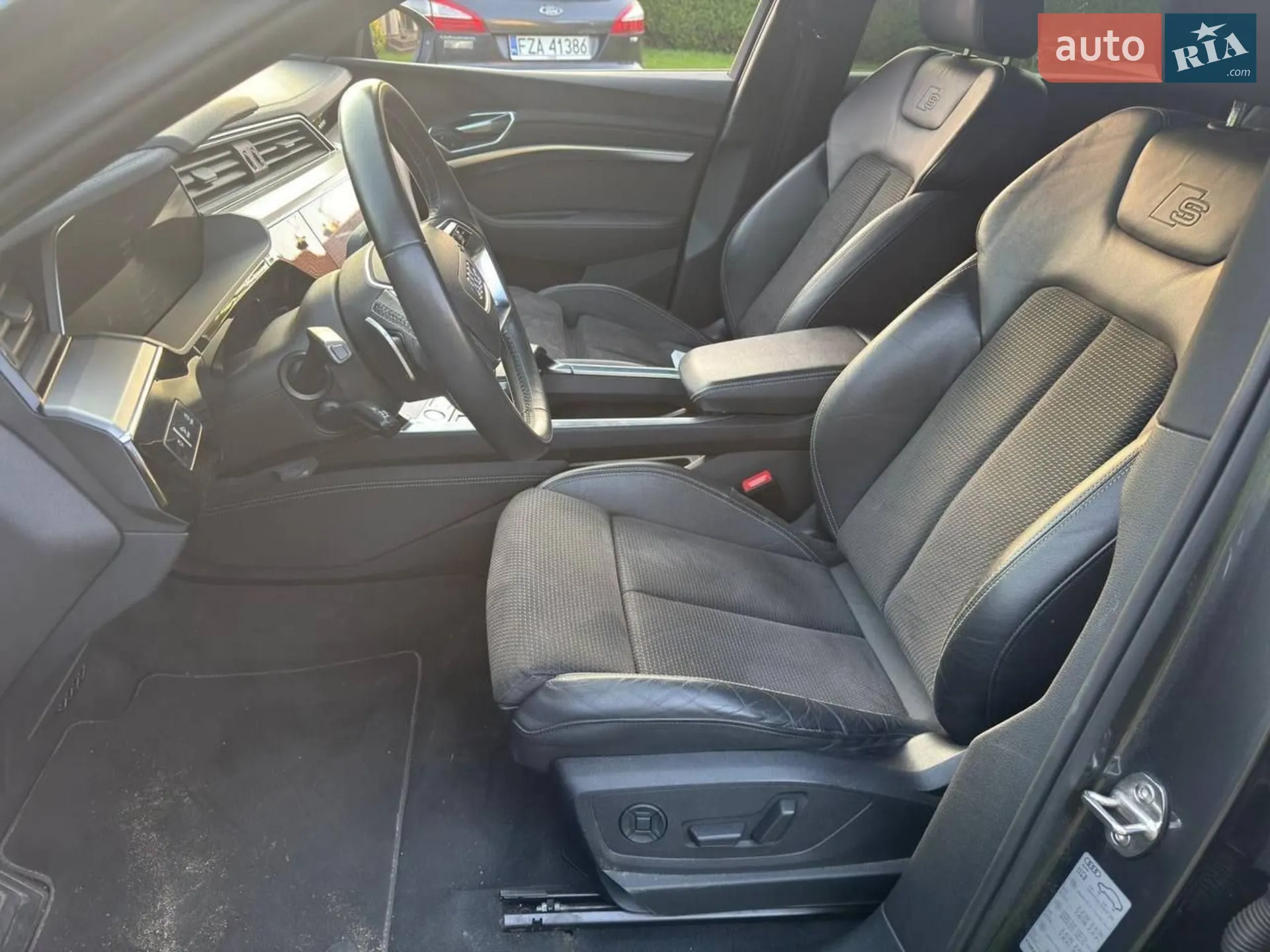 2019 Audi e-tron - мініатюра 7