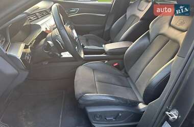 Внедорожник / Кроссовер Audi e-tron 2019 в 