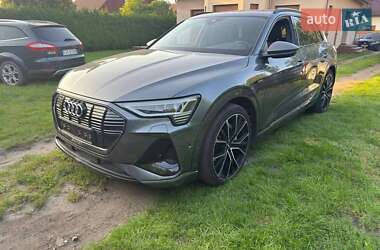 Внедорожник / Кроссовер Audi e-tron 2019 в 